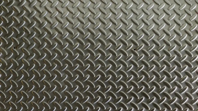Comparing Types of Raised Office Flooring: Steel, Aluminum, and Woodcore